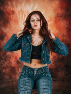 berenice book fondo fuego pose 4