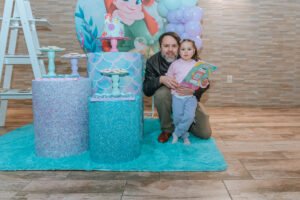 nadia en la mesa principal cumpleanos infantil 7