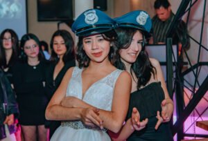 quince agustina cabina disfraces 3