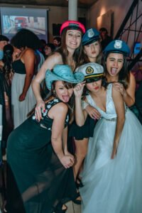 quince agustina cabina disfraces 7