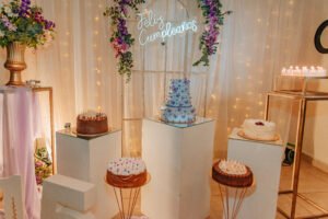 quince agustina decoracion mesa torta 7
